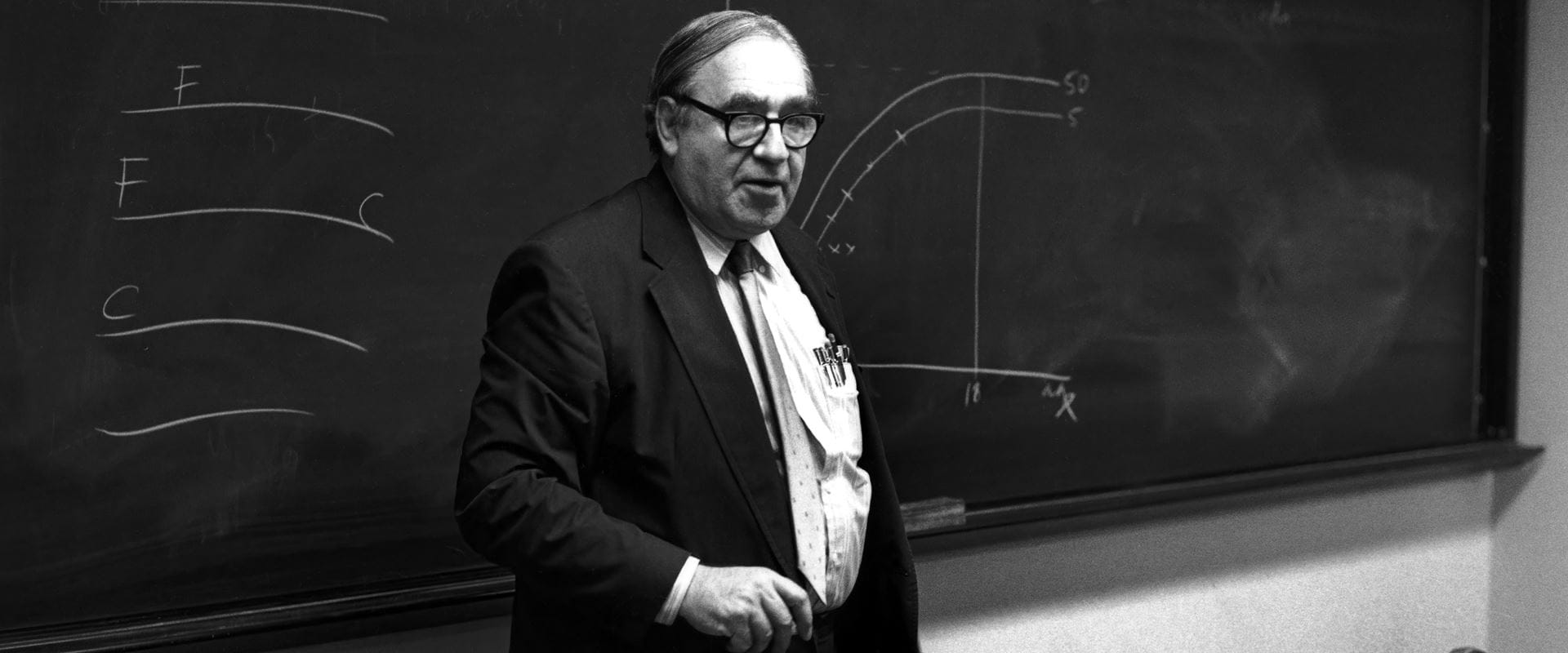chicago-booth-robert-fogel-blackboard