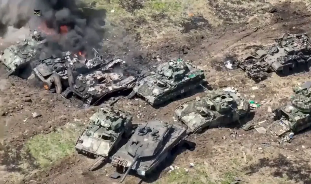 00ukraine-weapons-destroyed-02-fcgb-jumbo