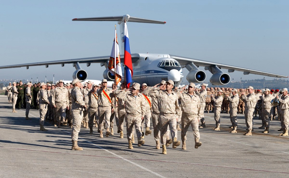 Vladimir_Putin_in_Khmeimim_Air_Base_in_Syria_(2017-12-11)_11