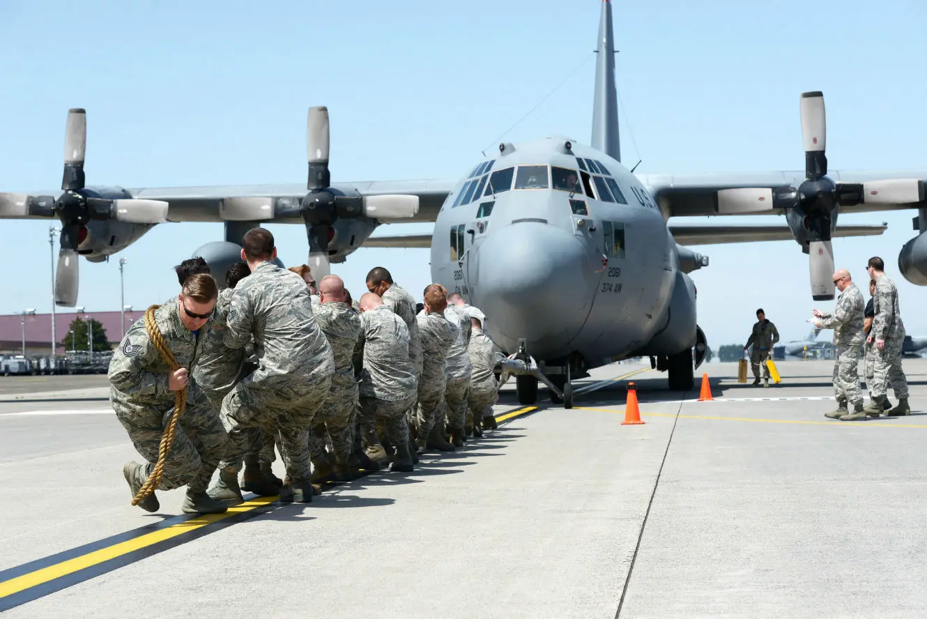 USAF-pulling