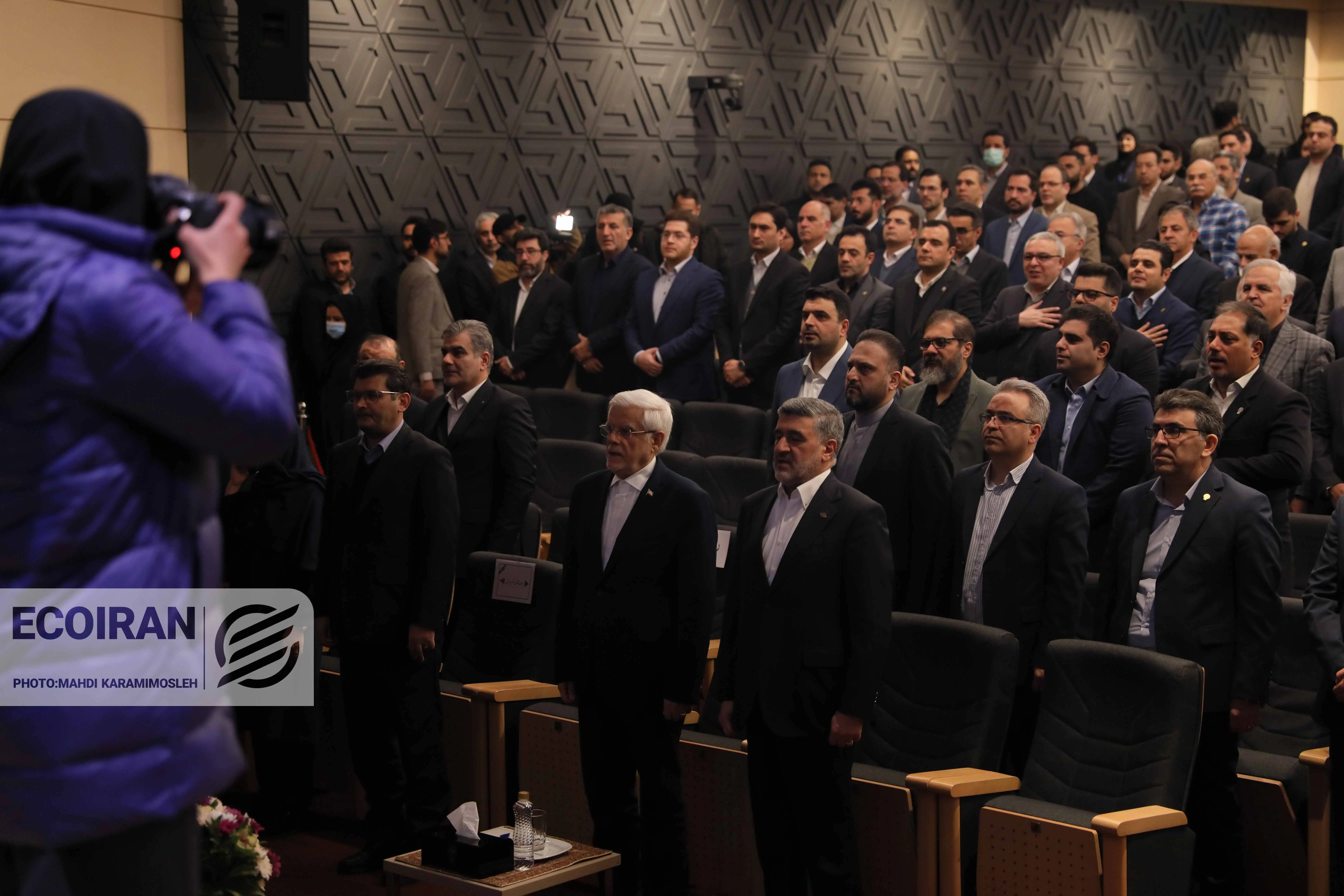 آیین نواختن زنگ آغاز معاملات عارف حجت اله صیدی