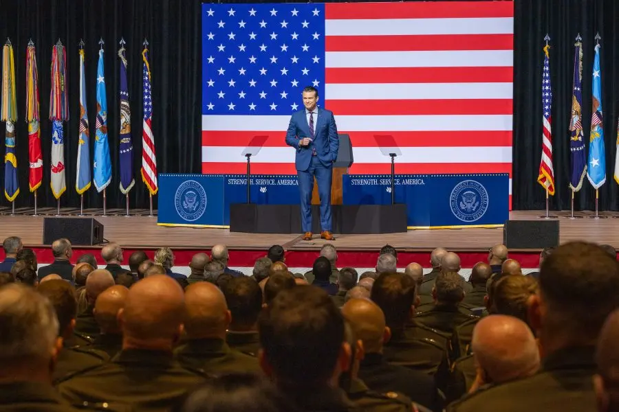 TrumpHegseth93025-4-900x600