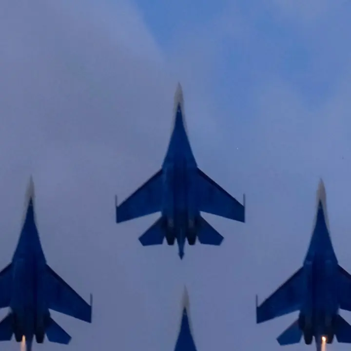 16vid-vi-IranAirbase-duo2-jumbo