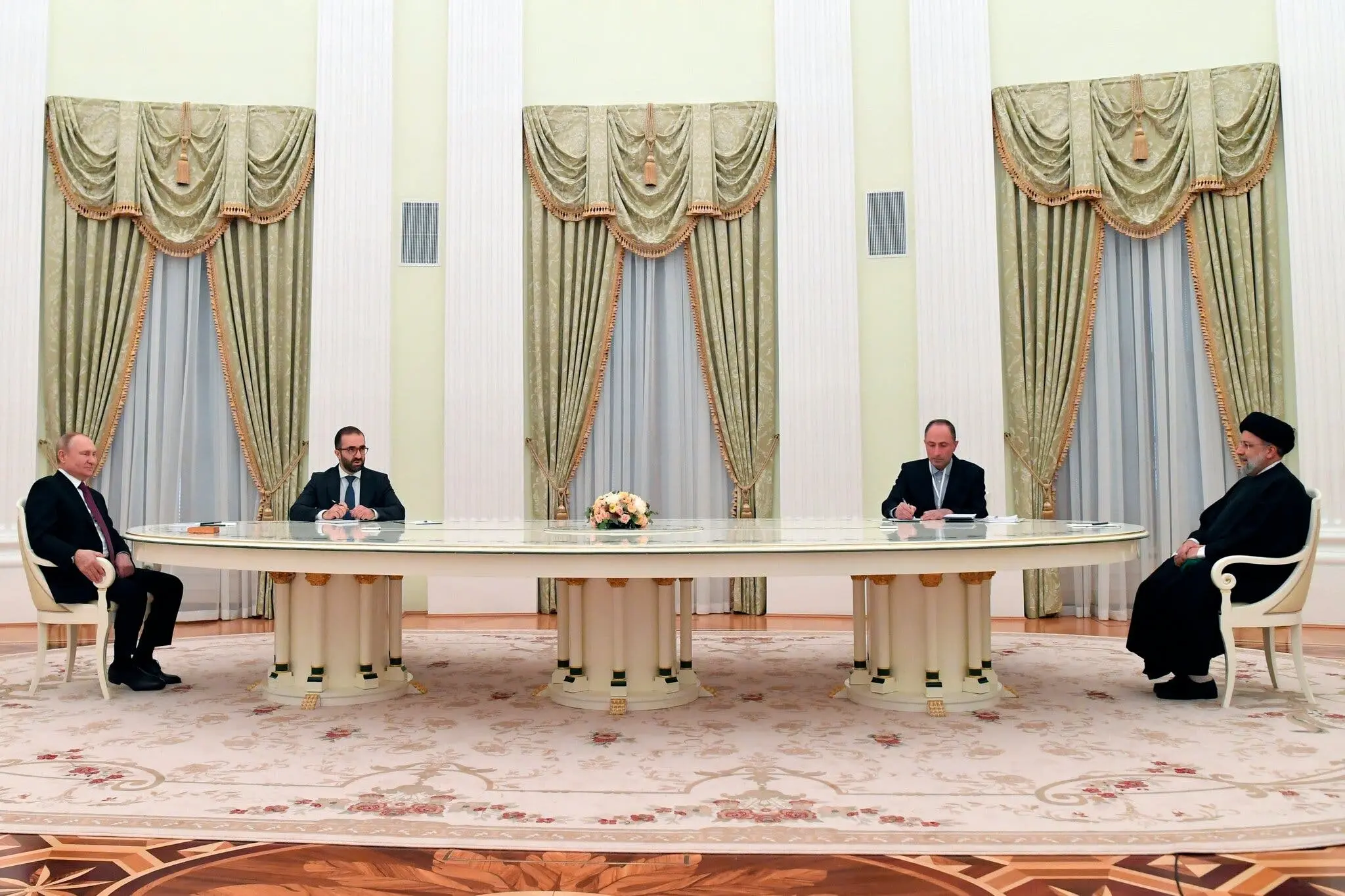 raisi putin meeting