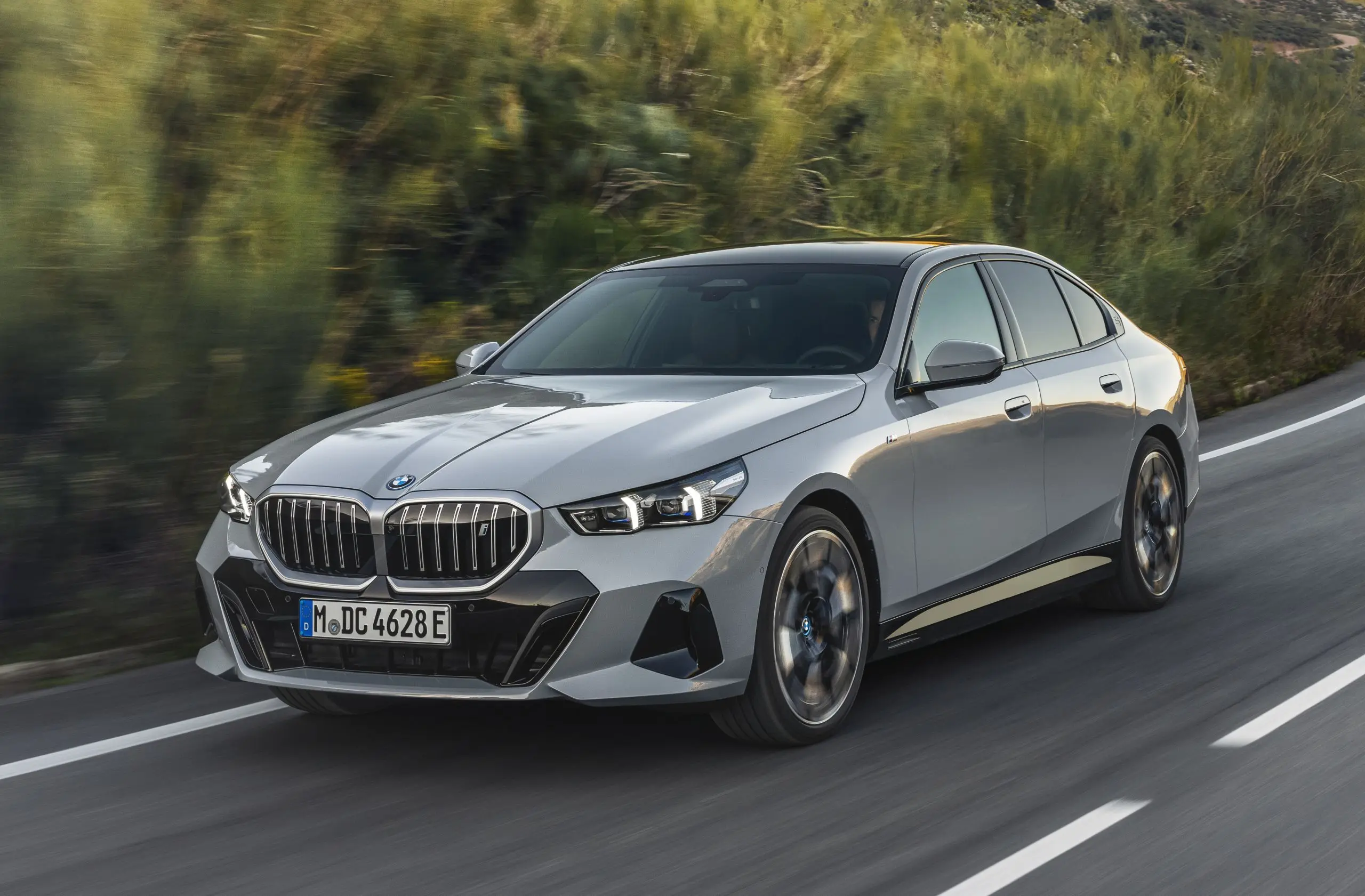 bmw-i5-edrive40-specs-222