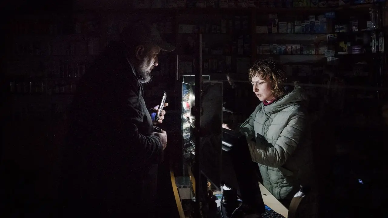 221118030024-01-lviv-blackout-111622