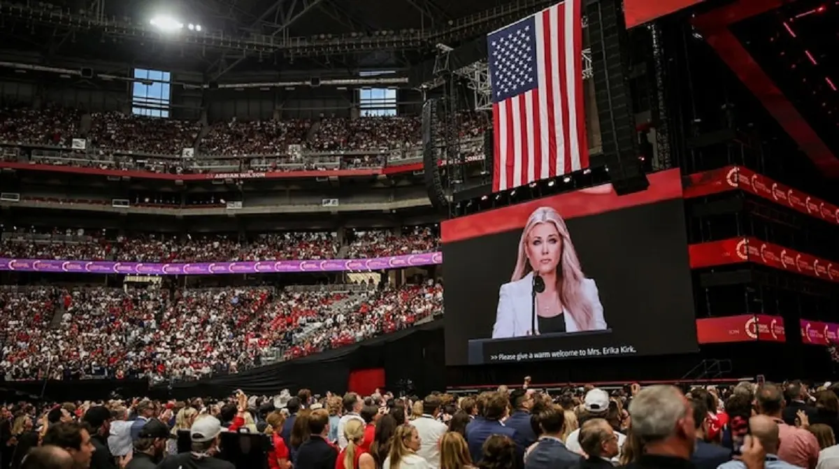 یادبود چارلی کرک