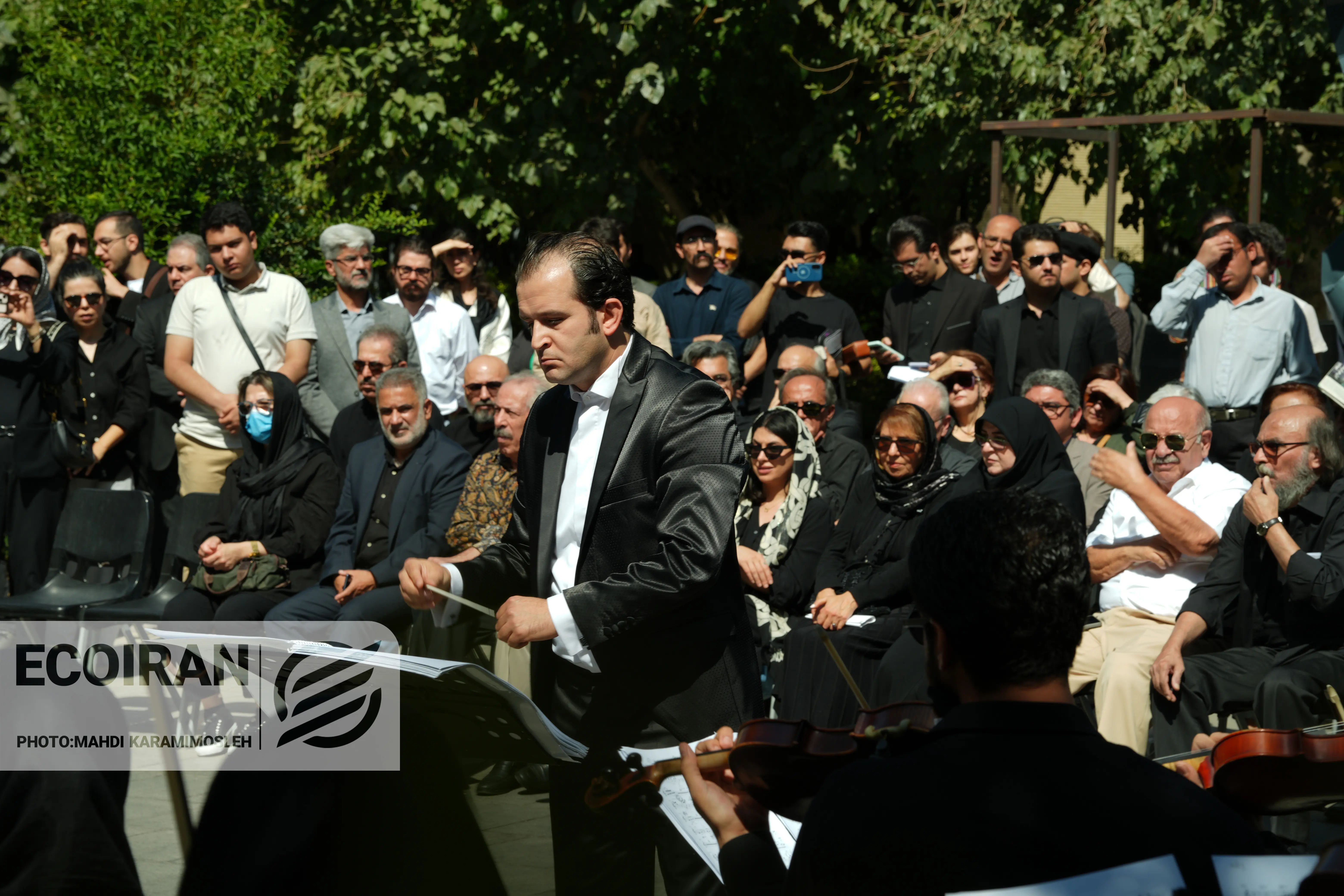 تشییع احمد پژمان