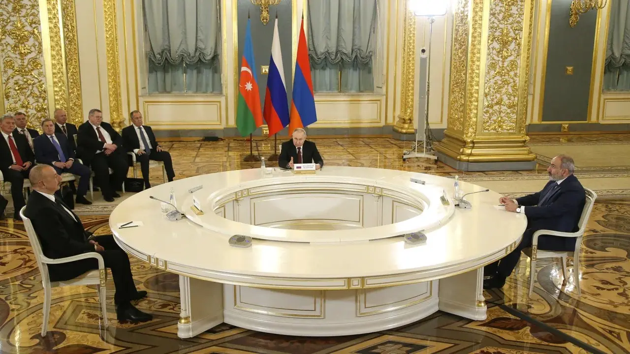230915150354-03-armenia-russia-k