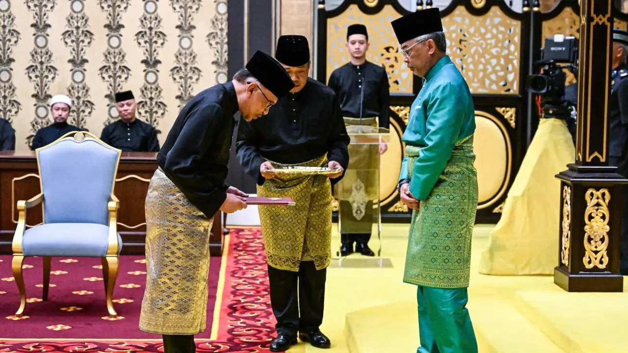 221124211409-01-anwar-ibrahim-ceremony-112422