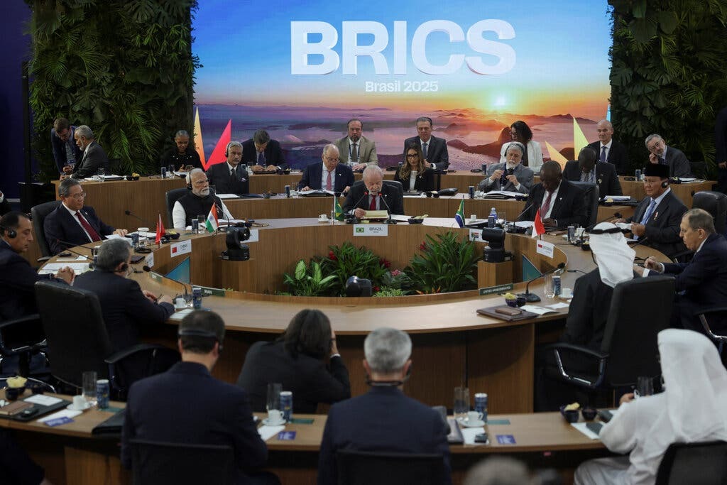 07trump-news-brics-pics-phtq-jum