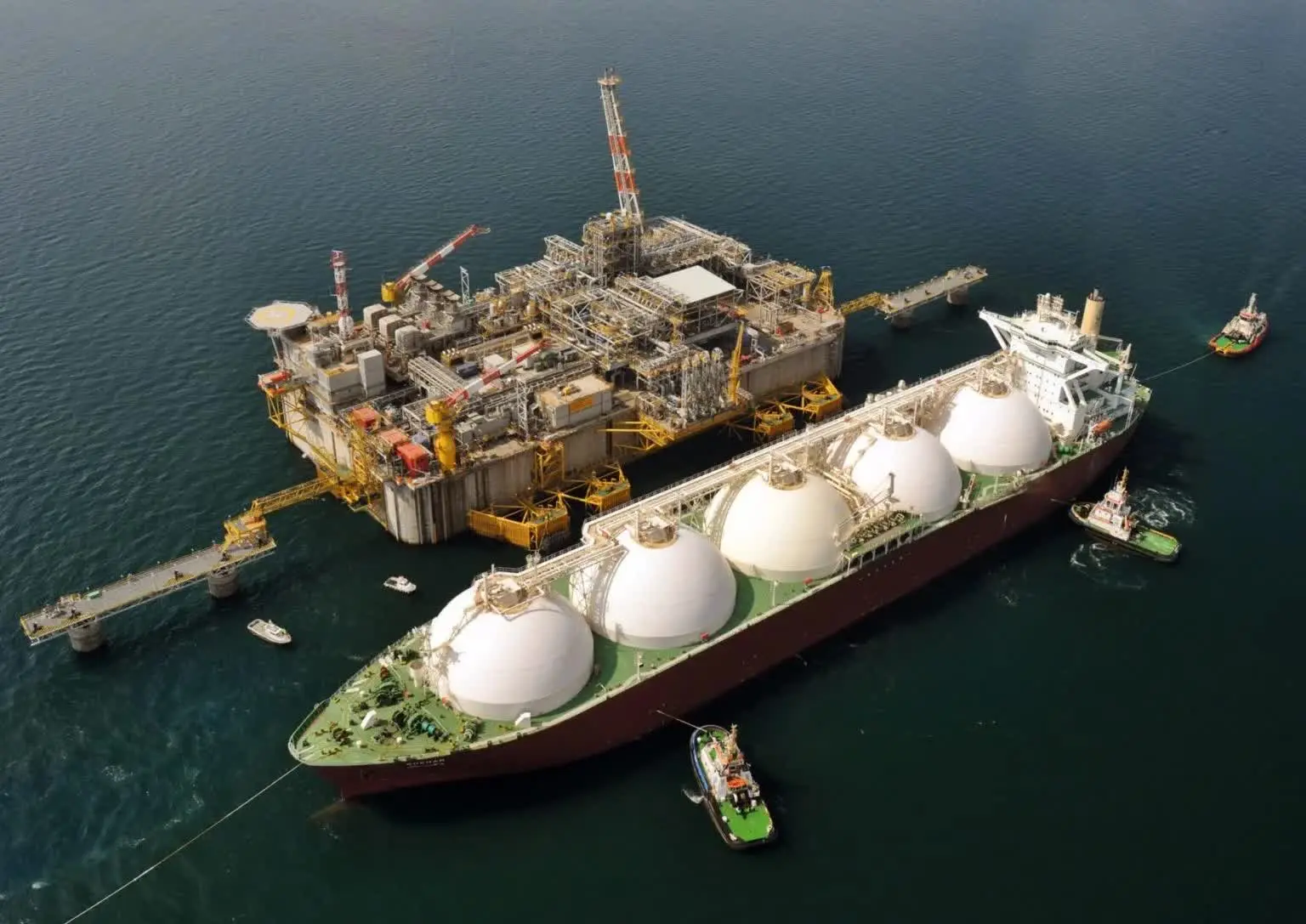 qatar-lng-rig-tanker-1536x1087