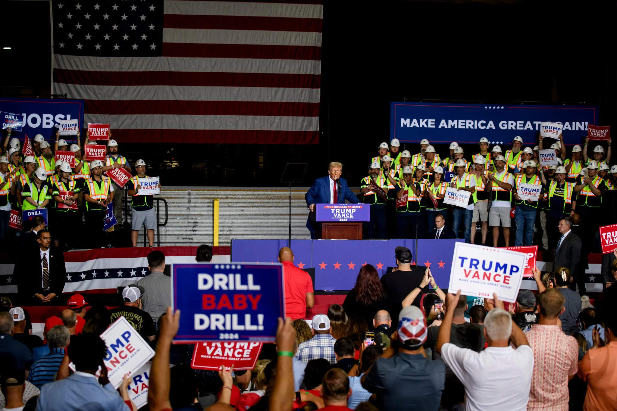 TRUMP-OIL-01-zcqh-superJumbo