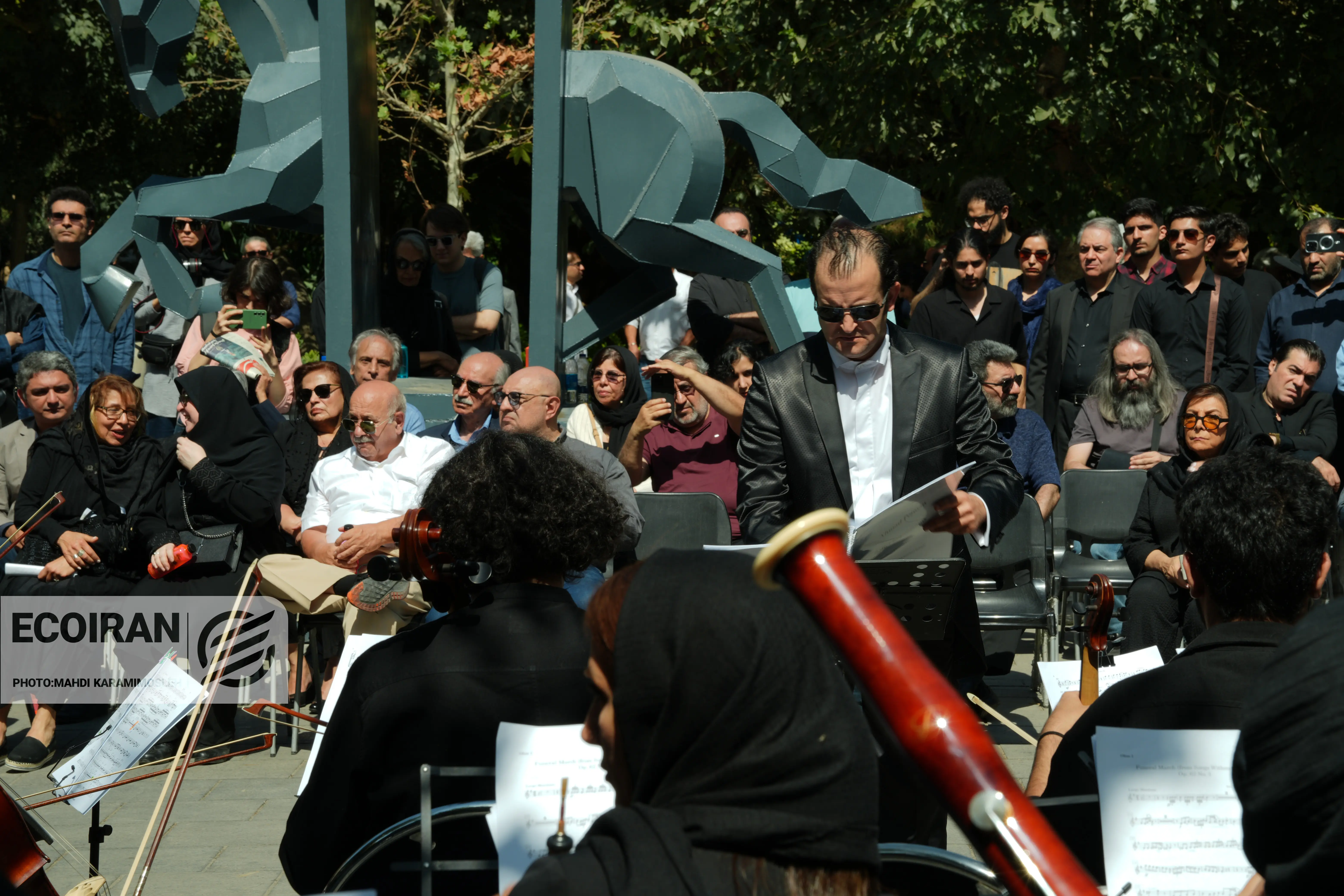 تشییع احمد پژمان