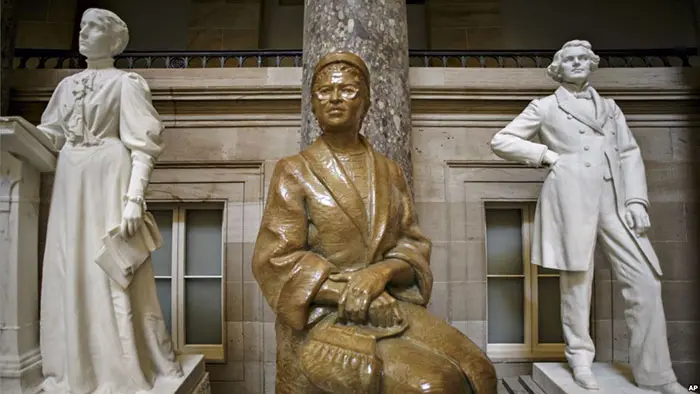 statue_of_rosa_parks