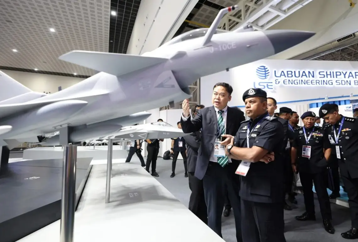 جنگنده جی ۱۰ سی 