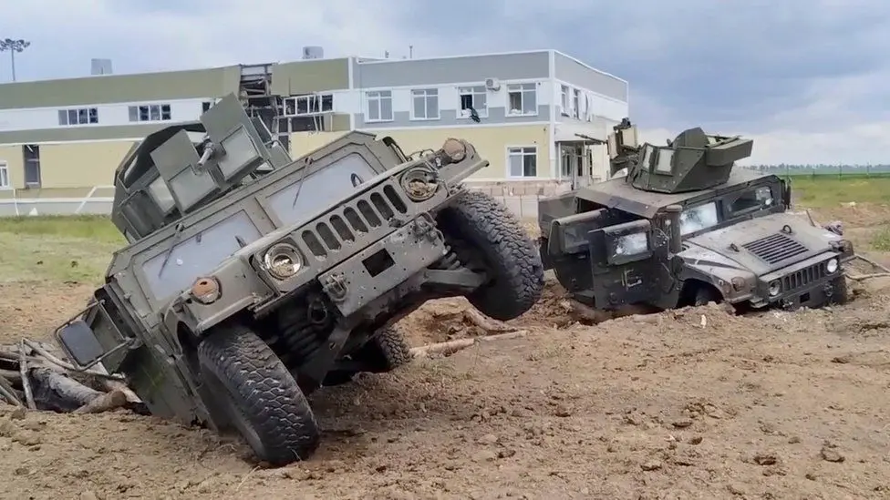_129848085_humveesepa
