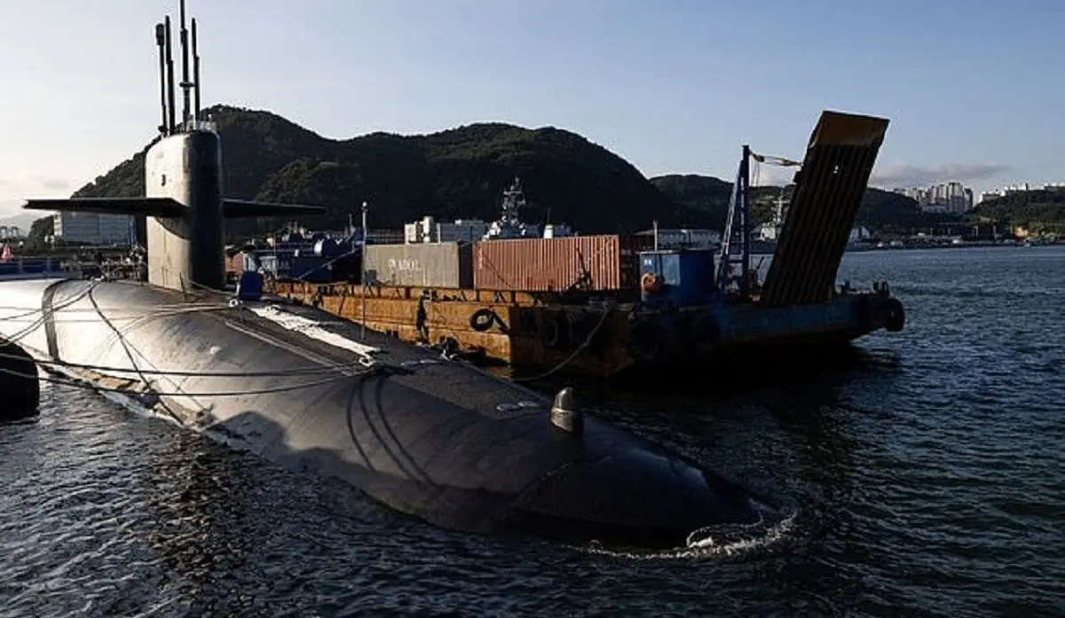 100871895-14965273-The_dead_hand