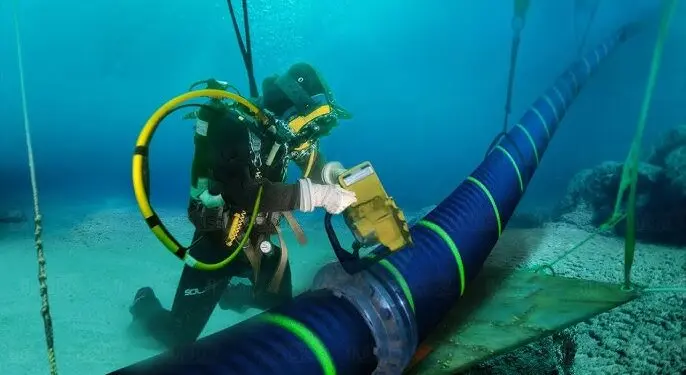 Undersea-cable-1-1-686x375
