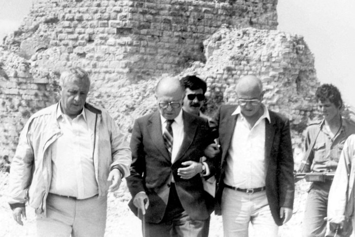 مناخیم بگین آریل شارون لبنان