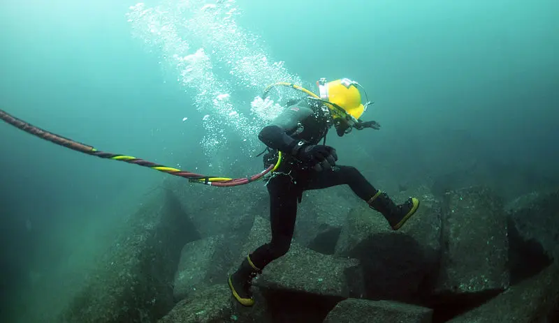Navy-Diver