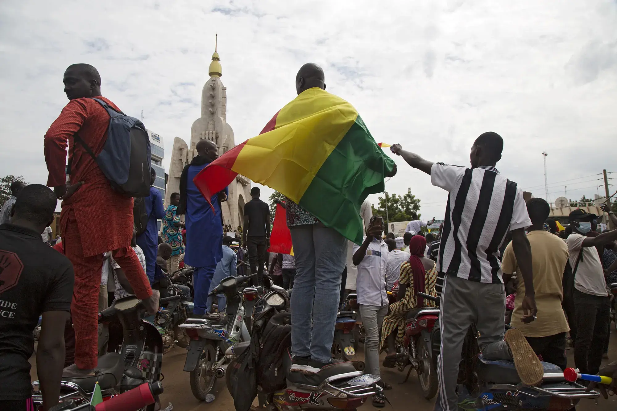 ezgif.com-webp-to-jpg-converter (15)