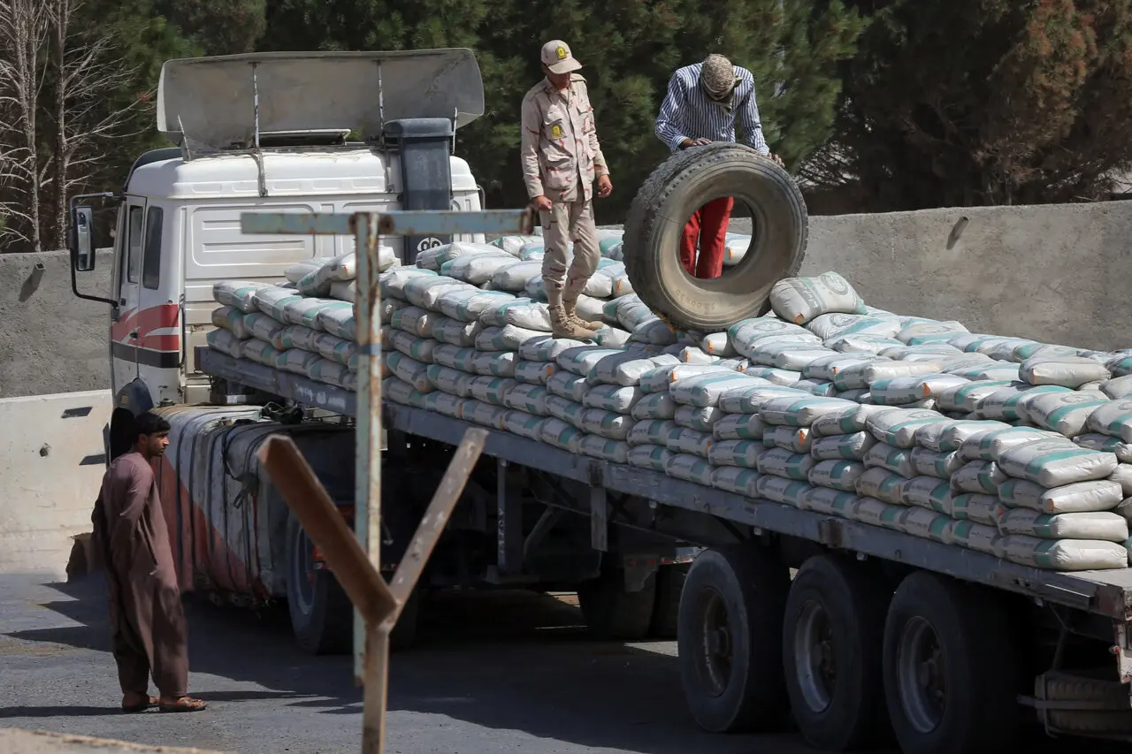 پایانه مرزی دوغارون افغانستان سرباز مرزبانی