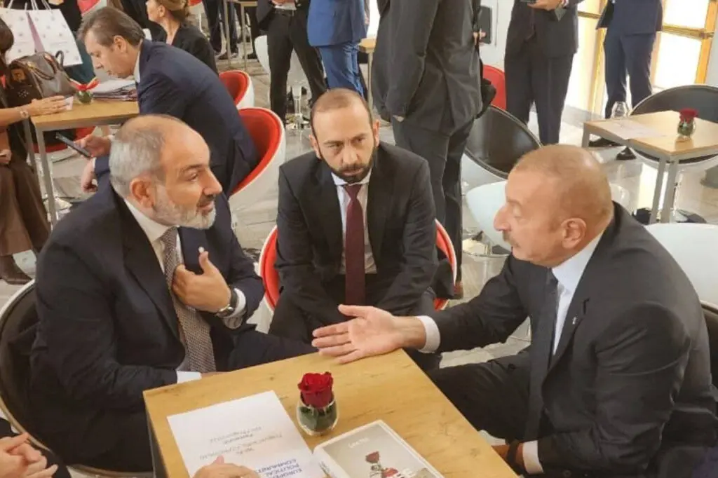 Pashinyan-Aliyev-19-10-22-1024x682