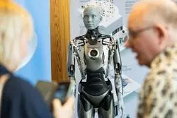 هوش مصنوعی: مشاغل انسان‌ها را نمی‌دزدیم و علیه آن‌ها شورش نمی‌کنیم