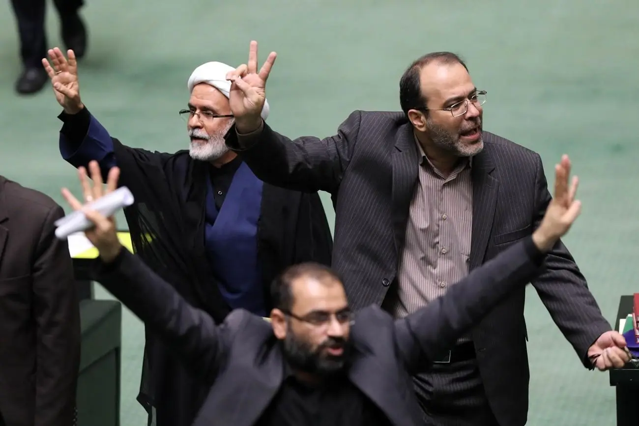 مخالفت قوه قضائیه با یک مصوبه مجلس/ واگذاری امور پروانه وکالت به وزارت اقتصاد غیرقابل اجراست