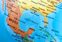 ترامپ از راه نرسیده استارت تغییرات را زد/ تغییر نام خلیج مکزیک به خلیج آمریکا؛ نام یک کوه عوض شد