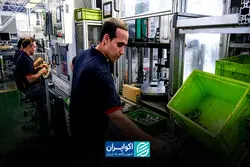 خودرو روی دور کند؛ جنگ چه بر سر تولید خودرو آورد؟