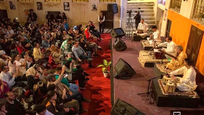 واکنش اداره ارشاد بوشهر به حواشی «کوچه فستیوال»: برنامه‌های دارای مجوز، ربطی به تجمعات غیرقانونی نداشتند
