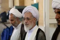 فرزند بیات زنجانی: پدرم گفتند، امسال چند هزار خانواده، عزیزان‌شان را در اتفاقات اخیر از دست داده اند و به‌نظرم خود امام‌زمان (عج) هم راضی‌تر خواهند بود اگر برای هم‌دردی با این خانواده‌ها مراسم امروز در این دفتر برگزار نشود