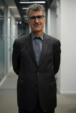 بازی خطرناک سیاست‌گذار پولی
