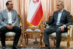 جزئیات دیدار پزشکیان با عاصم منیر در پاکستان