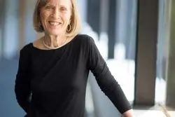 میکروبیولوژیستی که نوبل اقتصاد برد