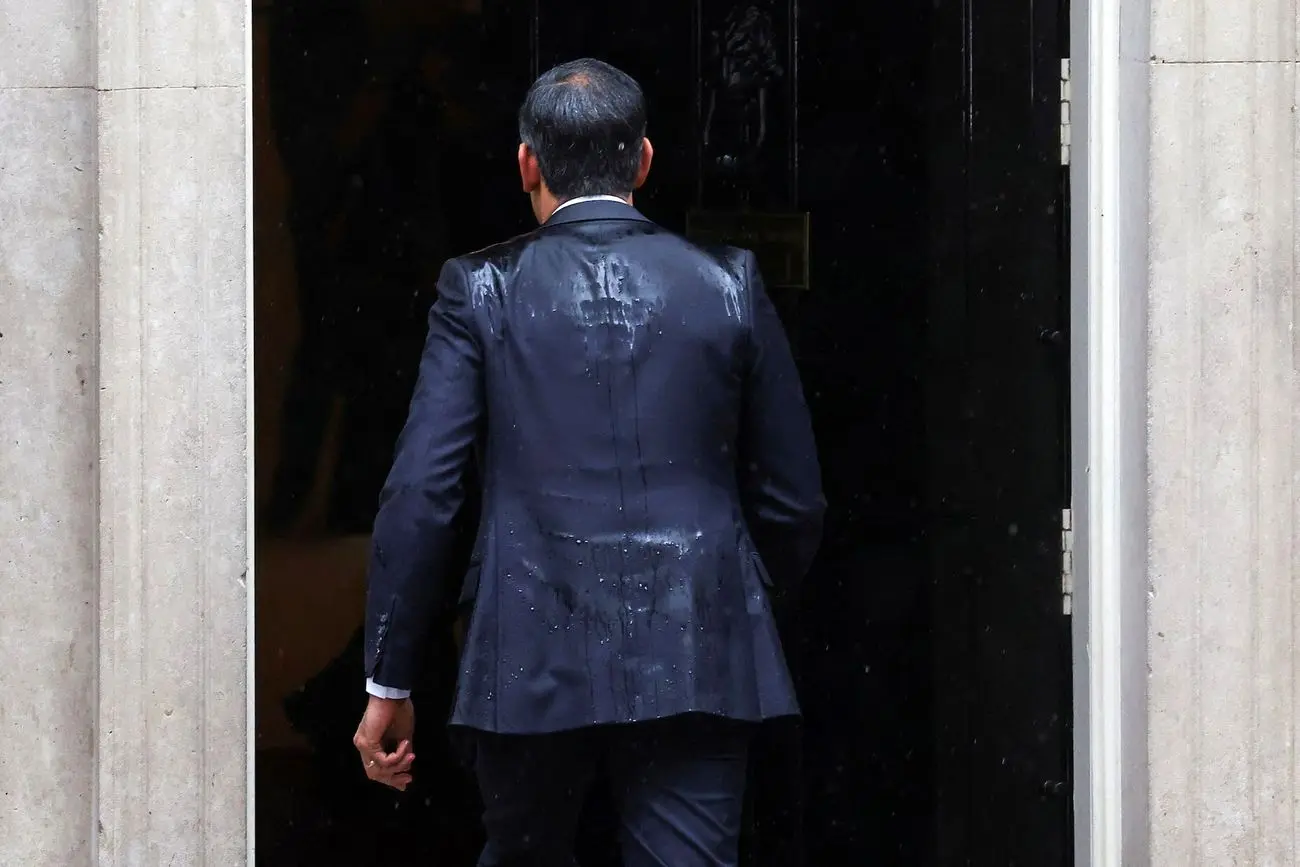 چرا سوناک با وجود احتمال شکست قطعی در انتخابات اصرار به برگزاری آن دارد؟