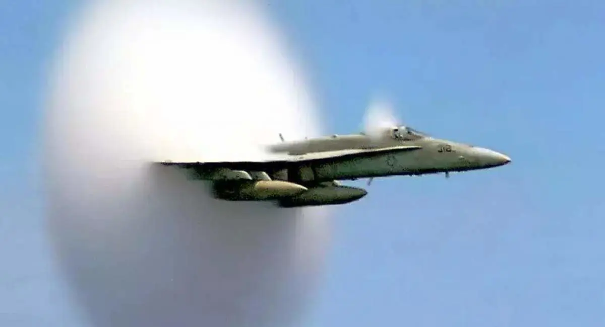 گزارش‌های غیررسمی از شکسته‌شدن دیوار صوتی در آسمان عراق/ صدای انفجار در استان میسان عراق
