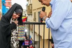 عکس | ادای احترام نیکولاس مادورو مقابل سحر امامی؛ لبخند مجری خبرساز شبکه خبر بعد از دریافت جوایز ویژه روزنامه‌نگاری!
