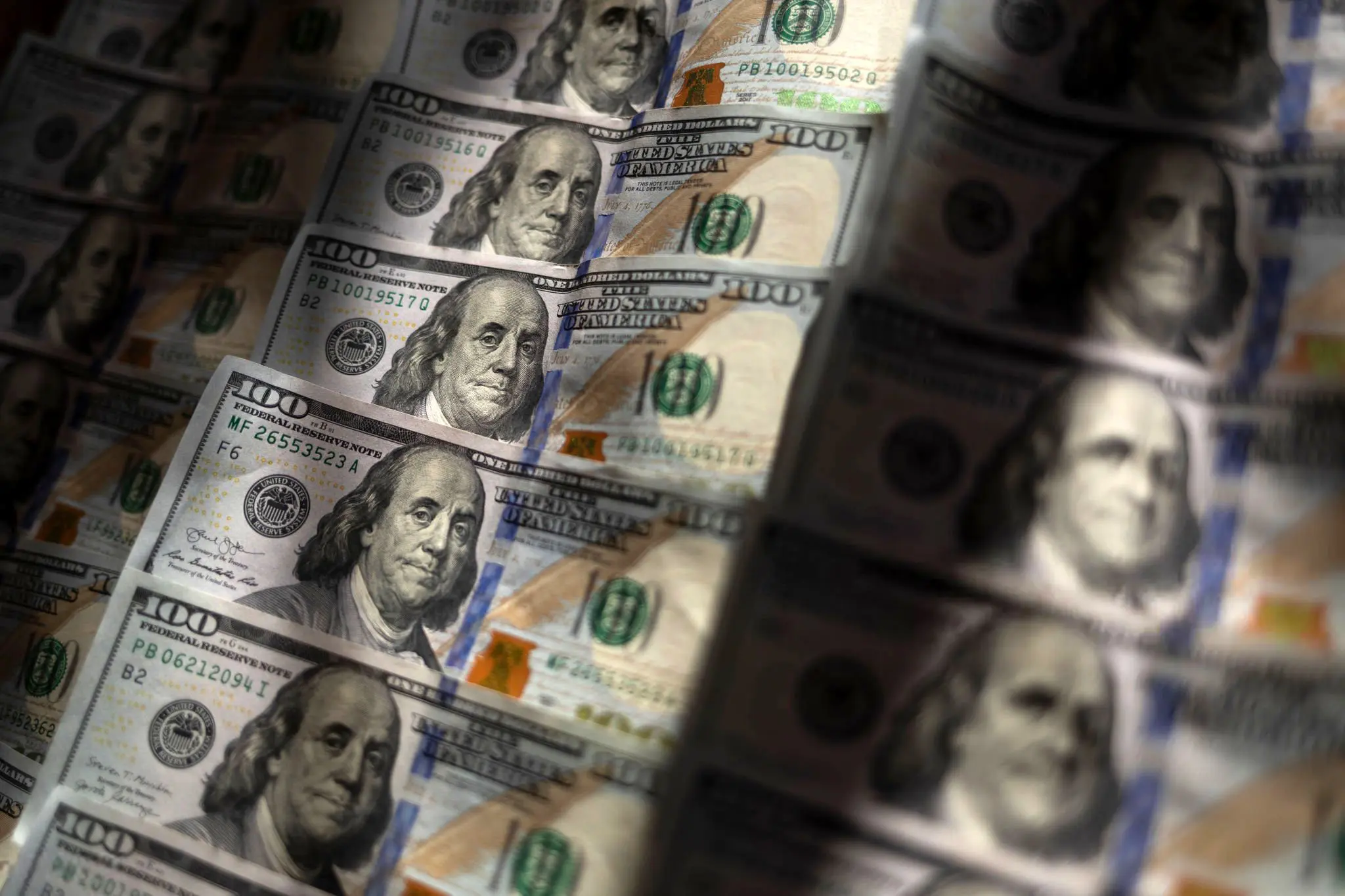 وضعیت بازار ارز ایران امروز یکشنبه ۴ آبان ۱۴۰۴/ دلار در مرز ۱۰۸ هزار تومان؟