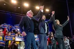 چپ یا چپ‌تر؛ دموکرات‌ها با ممدانی به کدام سو می‌چرخند؟