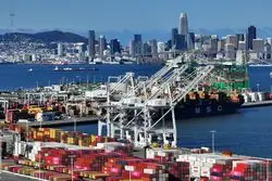 رکوردشکنی درآمد گمرکی آمریکا؛ تعرفه‌های ترامپ، کسری بودجه را کاهش داد