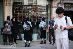 بورس از محدوده مقاومتی برگشت/ ارز ترجیحی ۲۸ هزار  تومان ماند