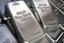 نقره از طلا، طلاتر شد/ برای سرمایه گذاری نقره بخریم؟