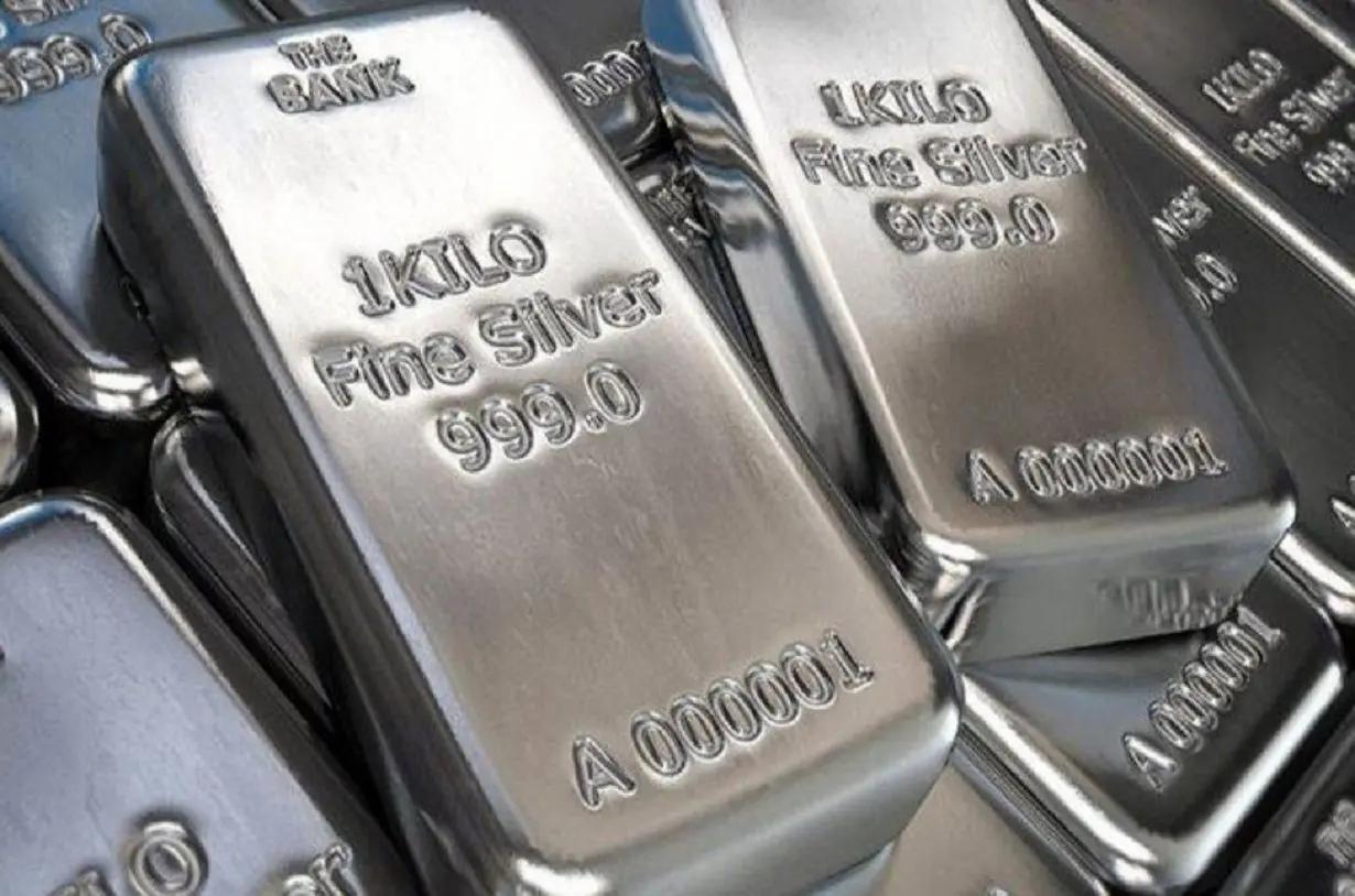 نقره از طلا، طلاتر شد/ برای سرمایه گذاری نقره بخریم؟