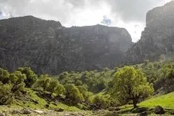 کشف معدن گمشده سنگ‌های کاخ داریوش در آبدانان ایلام