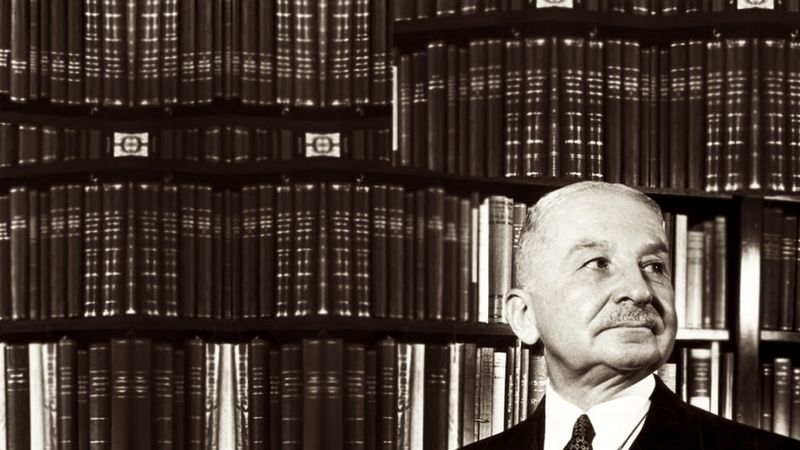 9 کتابی که باید از لودویگ فون میزس بخوانیم