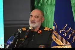  یک فرمانده سپاه: باید در برابر سختی‌ها ایستادگی کنیم/ قدرت موشکی ایران دشمن را وادار به عقب‌نشینی کرد 