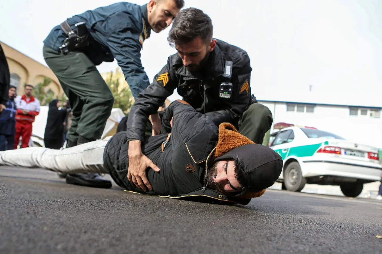 کاهش ۱۸ درصدی جرائم خشن در پایتخت/ برخورد پلیس با افرادی که سلاح سرد حمل کنند